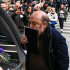 Lino Banfi, lacrime e commozione ai funerali della moglie Lucia. La lettera di Papa Francesco: «Il mio affetto al nonno di una nazione intera»