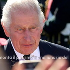 Carlo più ricco della Regina Elisabetta: a quanto ammonta il patrimonio milionario del nuovo Re