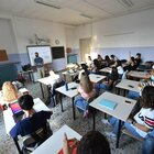 Covid, l'assessore alla Sanità: «Nel Lazio ad oggi 290 positivi nelle scuole». Zingaretti: test salivari per le fasce più giovani