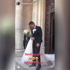 Lo scherzo di Totti è virale: secchiata di riso al matrimonio della sorella di Ilary