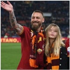 Daniele De Rossi, la figlia Gaia (avuta con Tamara Pisnoli) si diploma: «Non potrò vedere Roma-Siviglia, ma non c'è finale che tenga»