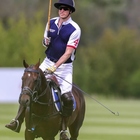 Principe William, il dettaglio a sorpresa alla partita di polo: «C'è un problema di dimensioni»