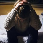 Infarto, l'ansia aumenta le probabilità: un forte stress emotivo fa crescere fino a 4 volte il rischio