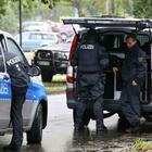 Italiano di 45 anni arrestato in Germania: «Ha ucciso due persone a coltellate». Fermato davanti a una casa in fiamme