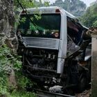 Ravello, bus precipita nel burrone: a bordo solo l'autista, rimasto ferito
