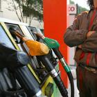 Benzina, dove sono i distributori più economici d'Italia? Da Livigno a Napoli ecco dove il carburante costa meno