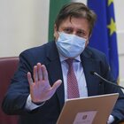 Green pass obbligatorio, Sileri: «Facciamo subito come Macron, assurdo isolare i vaccinati»