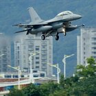 Taiwan, 32 aerei e 5 navi cinesi intorno all'isola. Ammiraglio Usa: «Pechino pronta all'invasione entro il 2027»