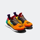 Pharrell Williams lancia Adidas SOLARHU: scarpe ad alte prestazioni e abbigliamento progettato per la corsa
