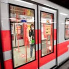 Metro 1 a Milano: fumo sulla banchina e passeggeri evacuati nella stazione di Cordusio. Linea bloccata per mezz'ora