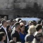 I funerali a Palermo: applausi e cori all'arrivo delle bare Video