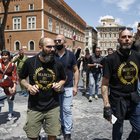 Roma, tensione alla manifestazione anti-Europa: «Occupiamo piazza Venezia»