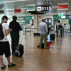 Coronavirus, test rapidi per i turisti che tornano da Spagna, Malta e Grecia. Pressing delle Regioni
