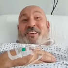 Maurizio Battista in ospedale: «Me la sono vista brutta, ma sono ancora qua»