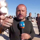 Cocaina davanti alla telecamera durante la diretta, il giornalista lo insulta: «Imbecille, fatti vedere così ti arrestano» VIDEO