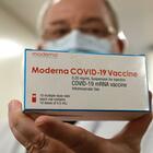Vaccino Moderna, in Toscana arrivate prime 5.300 dosi: ecco come prenotarsi