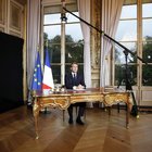 Coronavirus, Macron riapre la Francia: «A scuola dall'11 maggio»