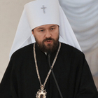 Virus, il vescovo ortodosso russo Hilarion si offre come cavia: proverà il vaccino anti-Covid su se stesso