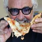 Briatore: «A Napoli fanno pizze a 4 euro? Si vede che San Gennaro li aiuta a pagare gli affitti»