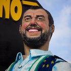 Salvini, visita «sgradita» al carnevale di Viareggio: i maestri della cartapesta terranno i #portonichiusi