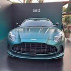 Aston Martin DB 12, passerella a Roma in occasione di Piazza di Siena per la “super tourer”. Connubio tra ultra-lusso e prestazioni