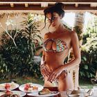 Bikini sottosopra, il costume al contrario impazza su Instagram (e sulle spiagge) Bikini sottosopra, il costume al contrario impazza su Instagram (e sulle spiagge)