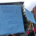 Multe pazze a Napoli, i cittadini scendono in piazza: «Il Comune le annulli subito»