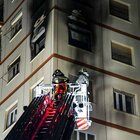 Incendio in un appartamento a Roma, morto un 55enne: moglie e figlio intossicati in ospedale