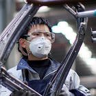 Coronavirus, BYD passa dalle auto alle mascherine. Costruttotr auto cinese ogni giorno ne fabbrica 5 milioni
