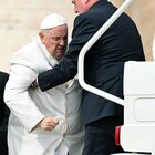 Papa Francesco in ospedale dopo il malore: cosa non torna su quanto detto dal Vaticano (e i dubbi sulle reali condizioni di salute)