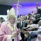 Papa Francesco: «Chi costruisce i muri finirà prigioniero delle sue barriere»