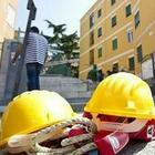 Incidenti sul lavoro, morti tre operai. Un altro folgorato a Milano: è in fin di vita