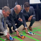 Trudeau e Scholz testano auto giocattolo alimentate a idrogeno