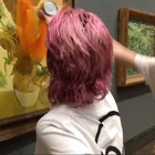 Van Gogh, zuppa di pomodoro sul quadro "I girasoli": blitz ecologista al museo
