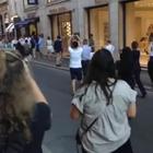 Cristiano Ronado e Georgina Rodriguez, shopping di lusso a Milano con assalto dei fan