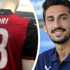 Morto Astori, Cagliari e Fiorentina ritirano la maglia numero 13. "Sarà per sempre tua"