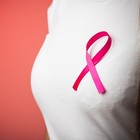 Tumore al seno, pazienti in passerella per il Bra Day