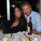 David Beckham, Victoria pubblica una loro foto sexy: «Stiamo festeggiando». I fan impazziscono