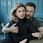 Zelensky il comunicatore e le foto patinate su Vogue con la moglie. «Ma così banalizza la guerra»