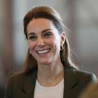 Kate Middleton schiarisce i capelli e si fa bionda, la nuova acconciatura la incorona icona di stile