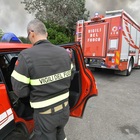 Roma, maxi-incendio nella notte, a fuoco 50 auto: scoppia l'inferno in un'autocarrozzeria