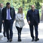 Berlusconi, il centrodestra: «Figura adatta per il Colle, sciolga la riserva». Gelo Letta: «Candidato non sia capo politico»