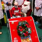 Babbo Natale contagiato: ha il Covid l'uomo che ogni anno porta i doni ai bambini in ospedale