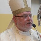 Il cardinale Marx accusa il Vaticano, distrutti dossier su preti pedofili, abolire segreto pontificio