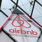 Airbnb, la guardia di finanza sequestra 779 milioni di euro: «Ha evaso tasse per quasi 4 miliardi in Italia». L'azienda: agito secondo la legge