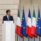 Conte incontra Macron e propone: hotpsot nei paesi d'origine dei migranti