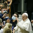 Papa Francesco: «C'è chi mi voleva morto e pensava già al conclave, ma sto bene»