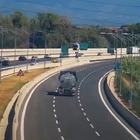 Roma, terremoto sull'autostrada: le immagini dalle telecamere dell'A24