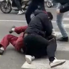 Firenze, aggressione davanti al liceo: la Digos identifica i 6 autori della violenza, 3 sono minorenni