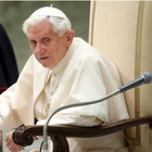 Ratzinger rifiuta di essere portato in ospedale, le indiscrezioni della Bild. Vaticano: «È sereno»